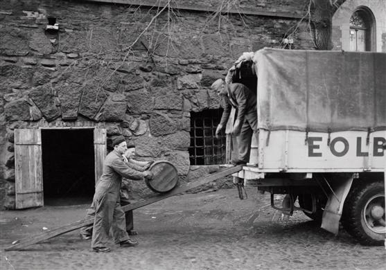Kalmar, 1952, lastgården vid Eolbolagets lager.