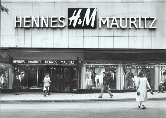 Västerås, 1984, klädkedjan Hennes & Mauritz, exteriör.