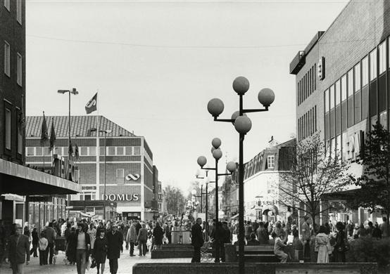 Exteriör, affärscity med de tre varuhusen Tempo, Domus och EPA.