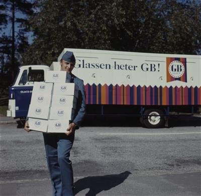 Leverans från en av GB:s lastbilar.