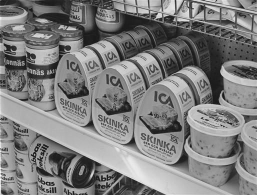 Butikshylla med ICAs Egna Märkesvara inlagd skinka, ben- och svålfri.